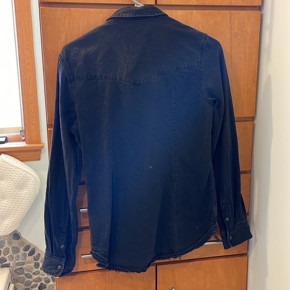 American Eagle butt up light Jean shirt/jacket - Picture 4 of 5